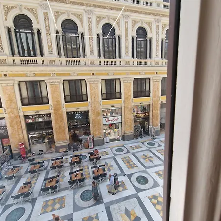 Galleria Umberto I Frühstückspension Neapel