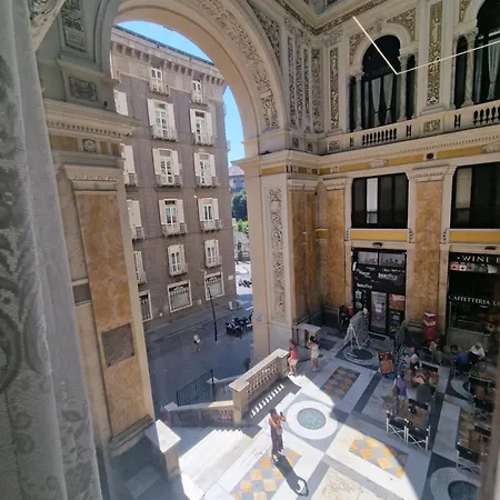 Galleria Umberto I Frühstückspension Neapel