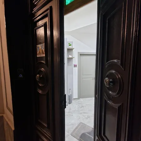 فندق مبيت وإفطار Galleria Umberto I نابولي