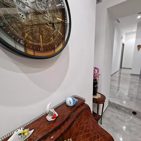 Couette-café Galleria Umberto I 3*