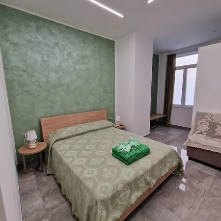 Galleria Umberto I Couette-café 3*