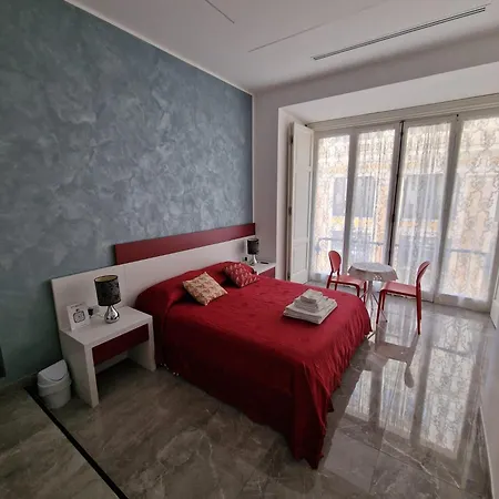 Couette-café Galleria Umberto I 3*