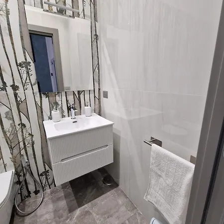 Galleria Umberto I 3*