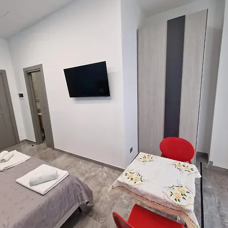 Couette-café Galleria Umberto I 3*